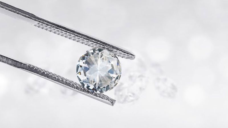 Ứng dụng kim cương 5ly4 trong nhẫn, hoa tai, mặt dây