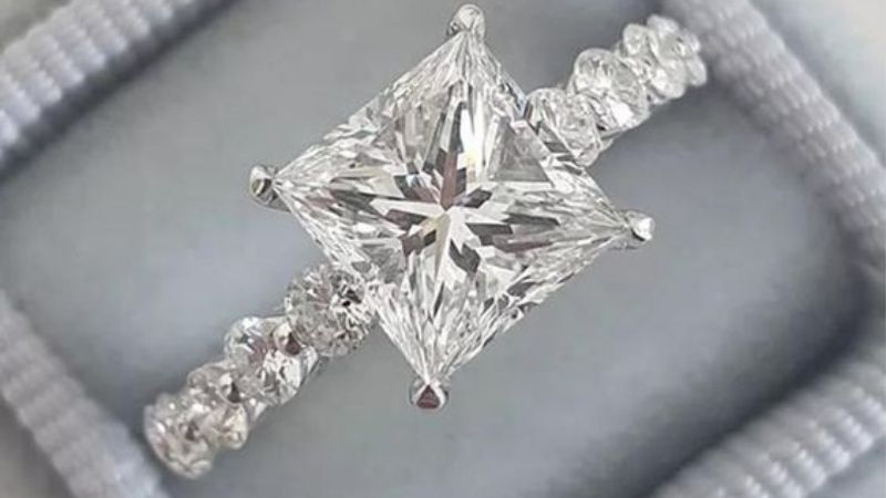 kim cương vuông