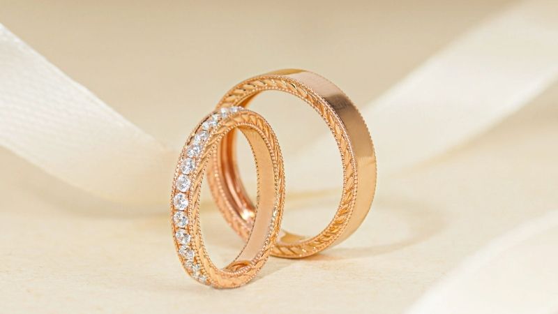 nhẫn cưới đính đá