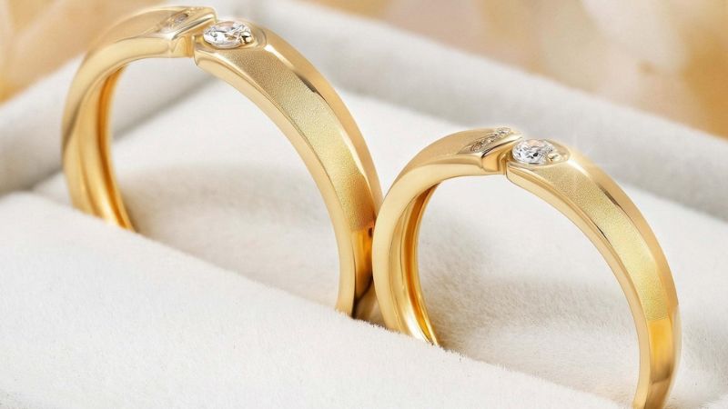 nhẫn cầu hôn và nhẫn cưới