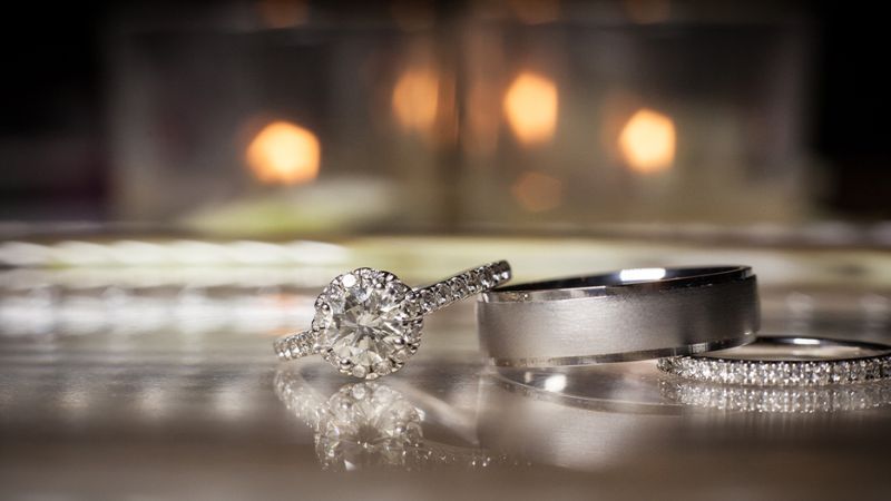 Nhẫn kim cương 1 carat giá bao nhiêu phụ thuộc giá viên kim cương chủ